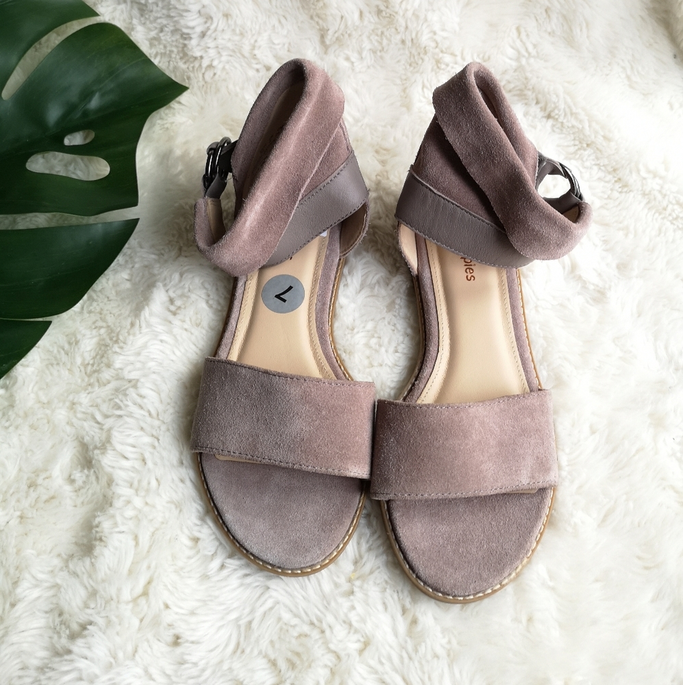 Hush puppies suede sandals
